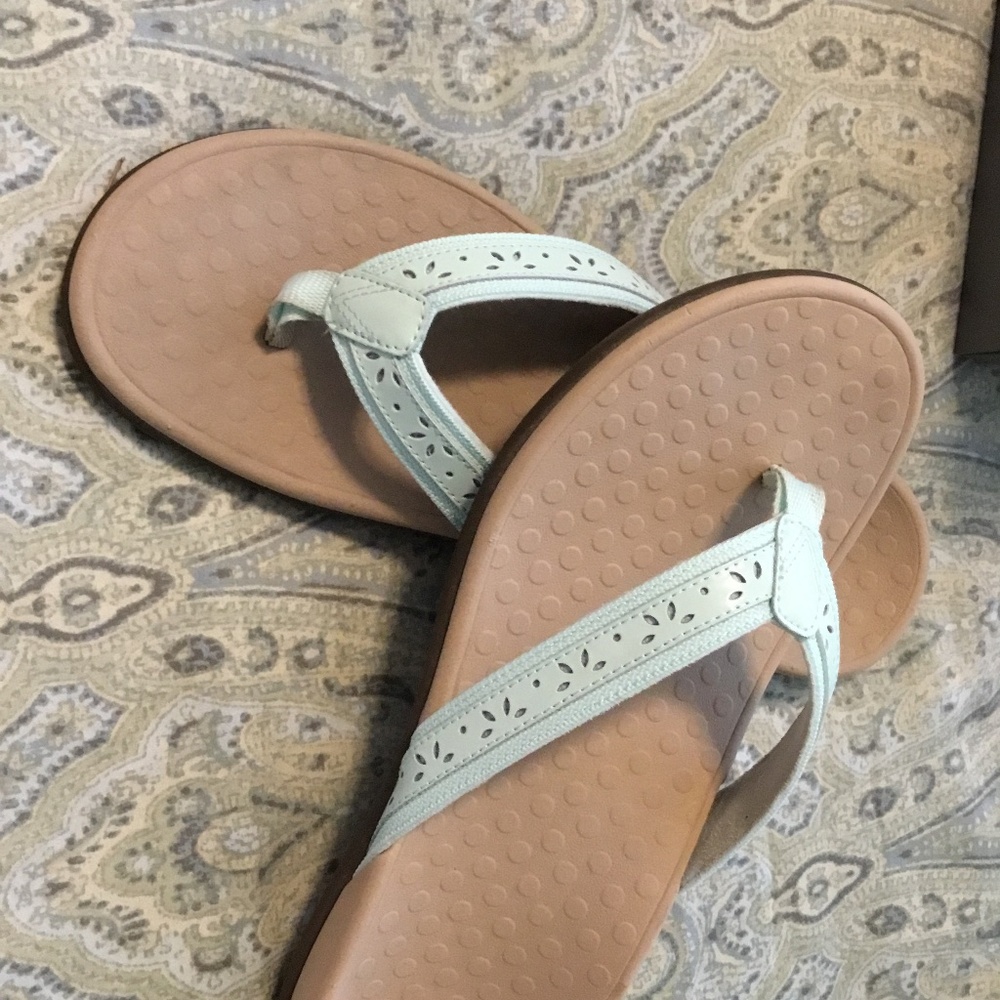 Vionic Mint Green Flip Flop,  Size 11, Brand New